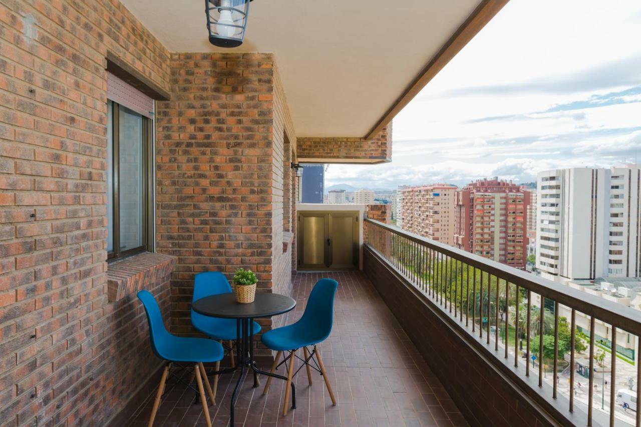 Hola Malaga Premium Centro Apartment Екстериор снимка